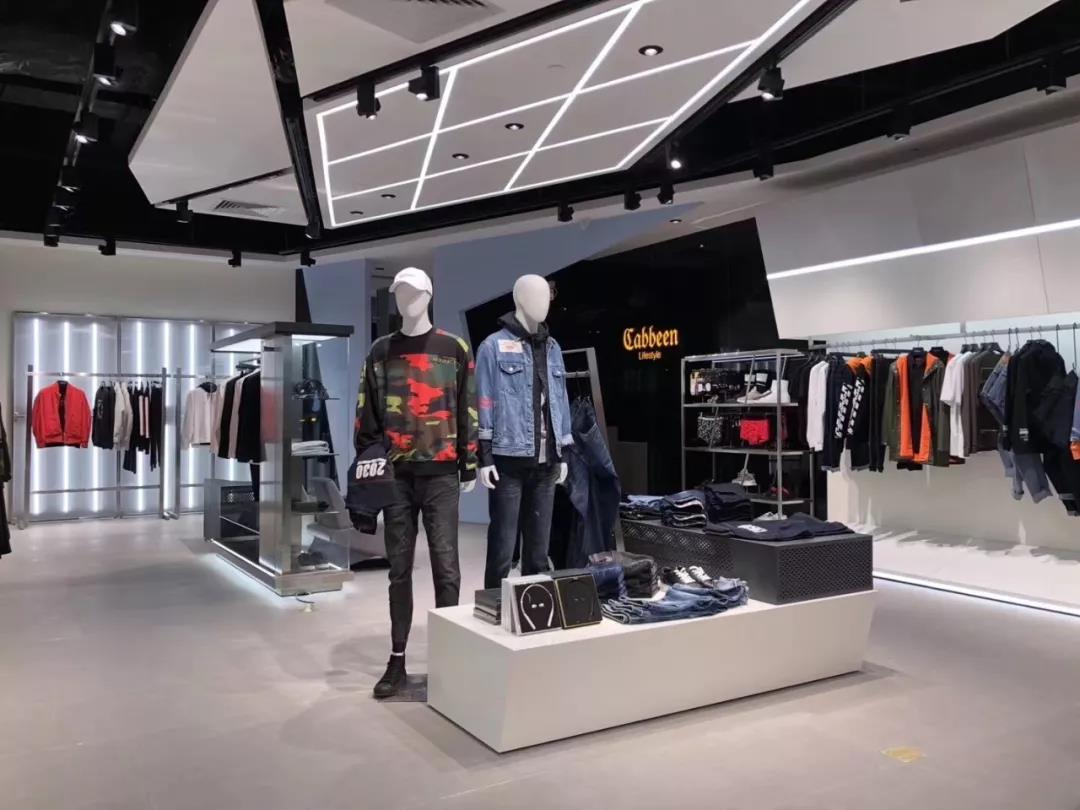 卡宾中国风男装,卡宾男装店铺装修风格