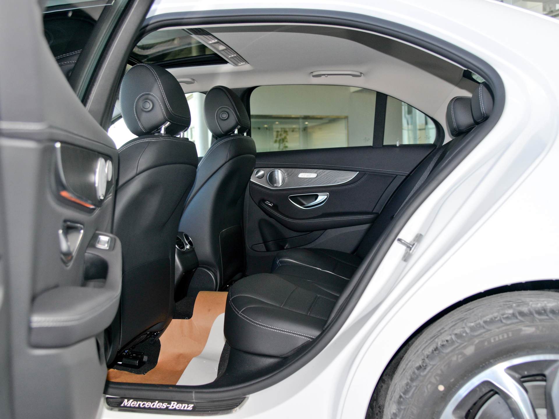 新款c级奔驰到底值不值得买,奔驰目前最值得买的c级