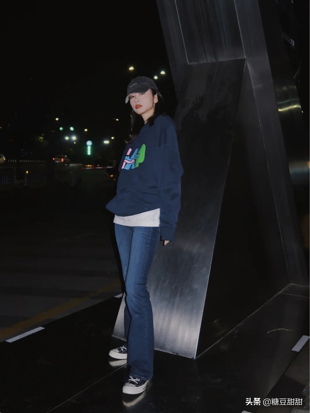 适合小个子女生的卫衣冬,今年最流行的小个子修身卫衣