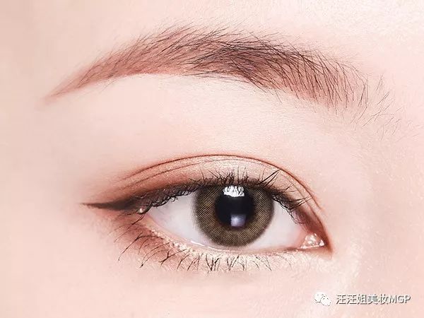 画眉教程自然眉拉丝眉笔 (新手画眉用细眉笔还是眉粉比较好)