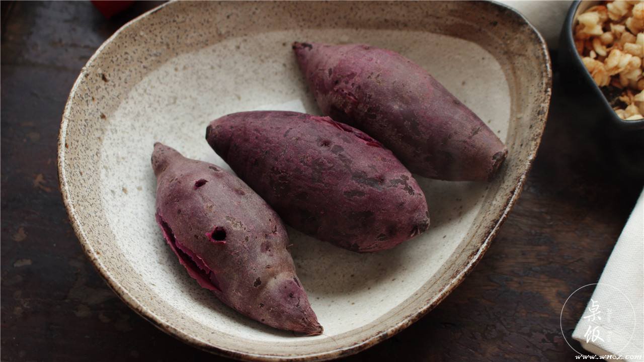现在最流行的甜品，紫薯芋圆的做法，周末DIY个芋圆