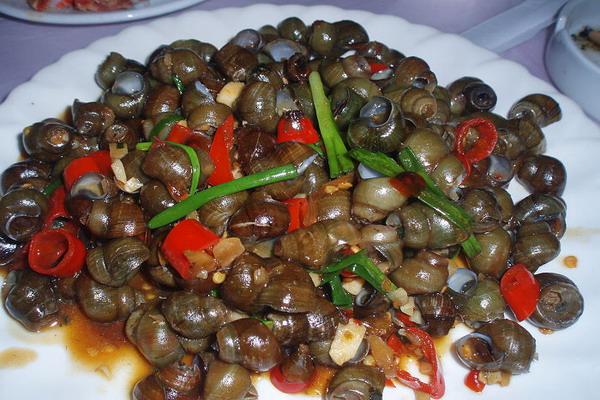 炒田螺时候，总是洗不干净？学会这一招，螺肉鲜嫩没有沙！