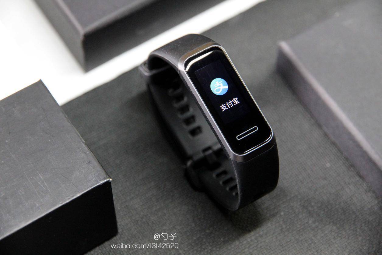 华为手环4和小米手环6哪个好,荣耀手环4和华为手环4有什么区别