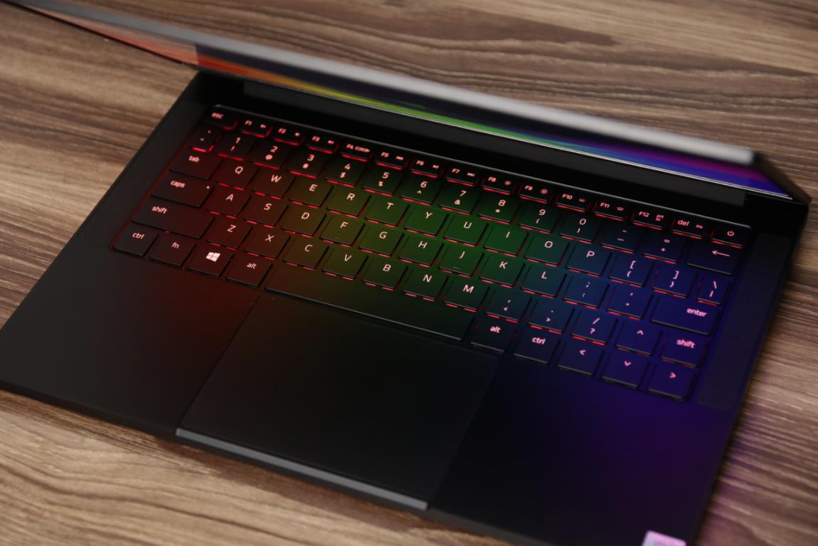 雷蛇13潜行版,一万三买游戏本