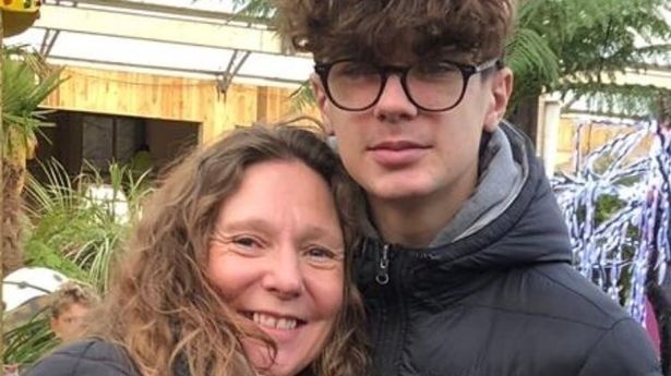 14岁英国男孩,英国14岁男生