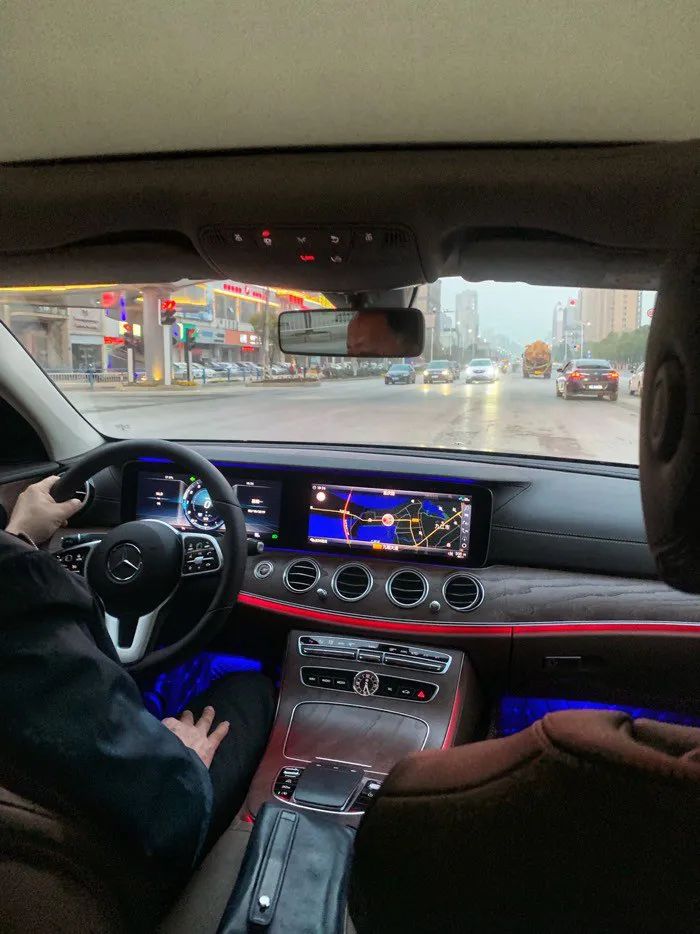 车主评价奔驰威霆驾驶感受,奔驰e300车主谈感受