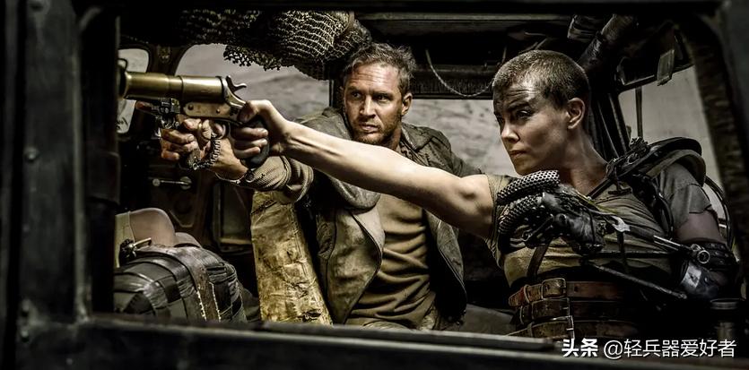 什么？为战争而生的旧军服，摇身一变成竟成为潮流时尚宠儿