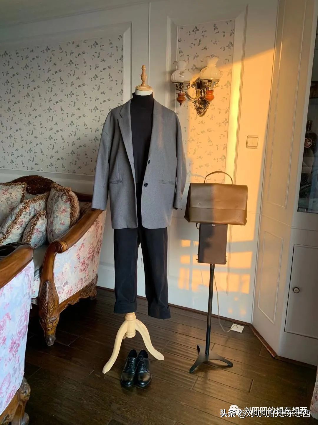 女人背厚夏天适合穿什么样的衣服,宽肩厚背的人穿什么好看