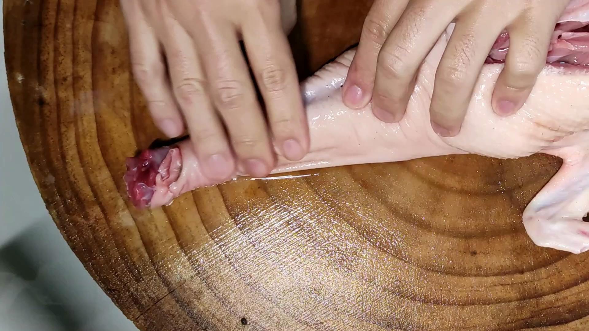 鸭子哪五个部位不能吃,鸭子有寄生虫吗