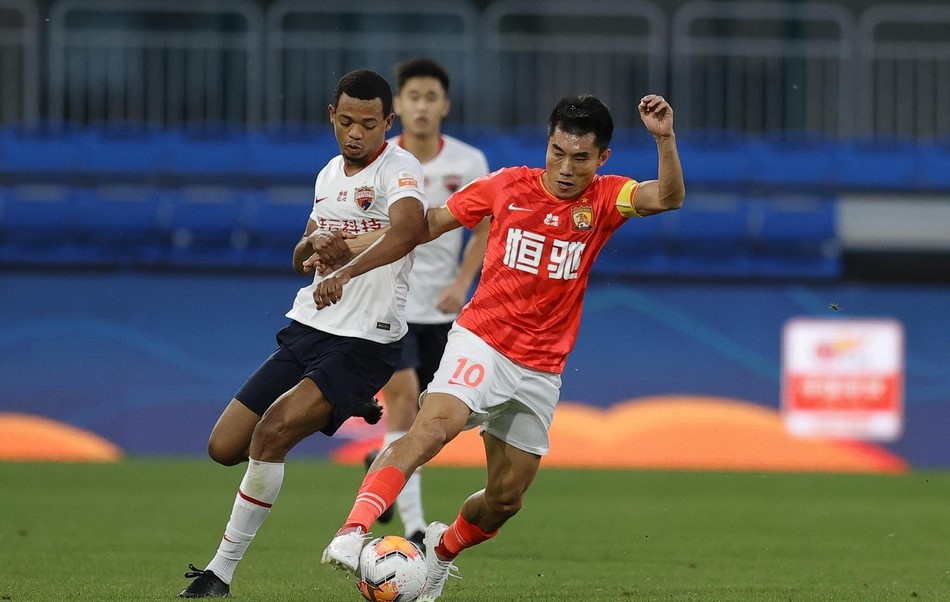 徐亮和郑智谁更厉害,恒大郑智任意球