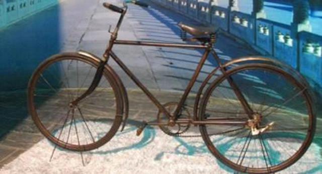 末代皇帝溥仪的自行车,溥仪自行车视频