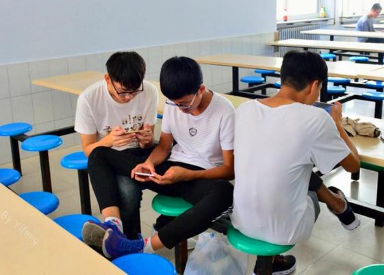 网络热词造成失语症的真实案例,网络语言失语