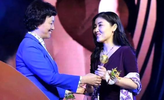 颜宁院士回应落选,女院士颜宁调侃撒贝宁