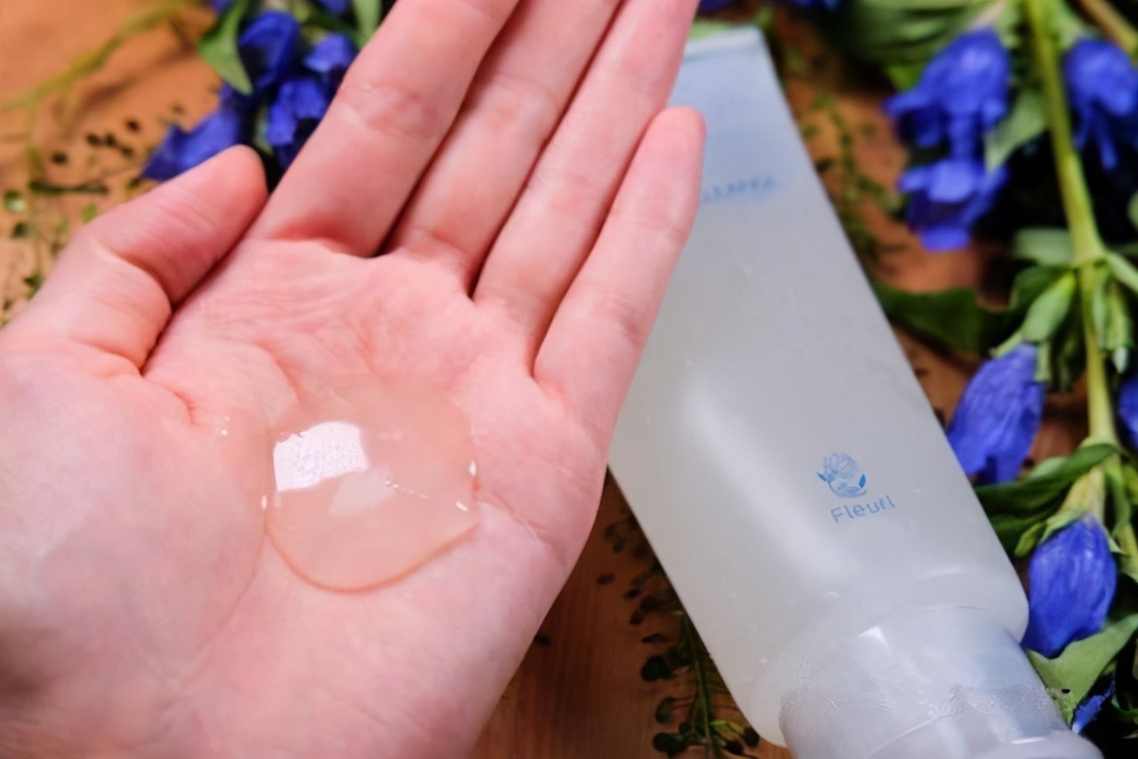 值得收藏的护肤品推荐,如何正确选择和使用卸妆产品