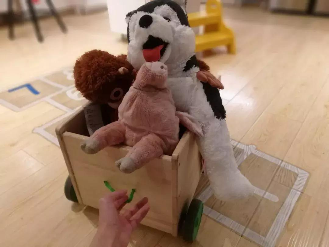 生了二胎都跟妈妈睡卧室如何布置,二胎房间两张床摆放