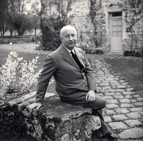 dior白衬衫搭配千鸟格半裙,dior白衬衣搭配男