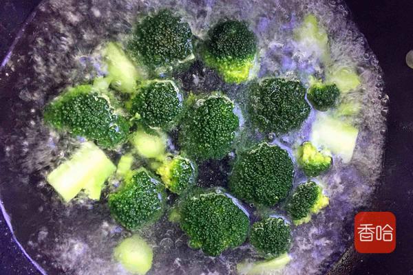 广东年夜饭必备十道菜,北方人的年夜饭广东人的年夜饭