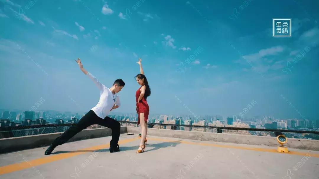 怎么才能学会很丝滑的舞蹈,不同风格的舞蹈看似简单要掌握