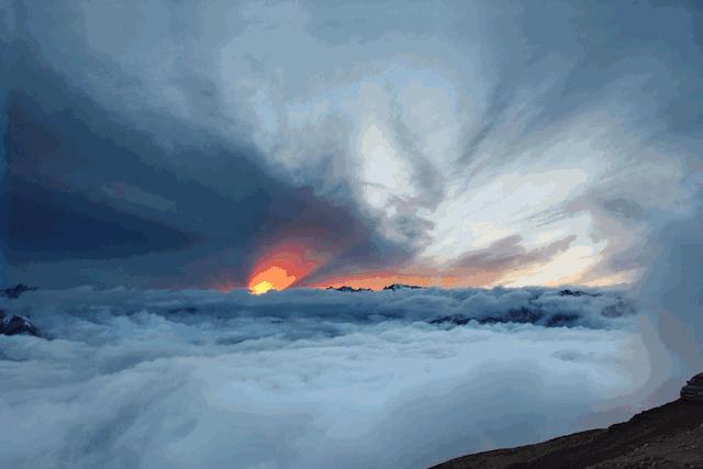 天上人间云海仙境,达瓦更扎云海旅游视频