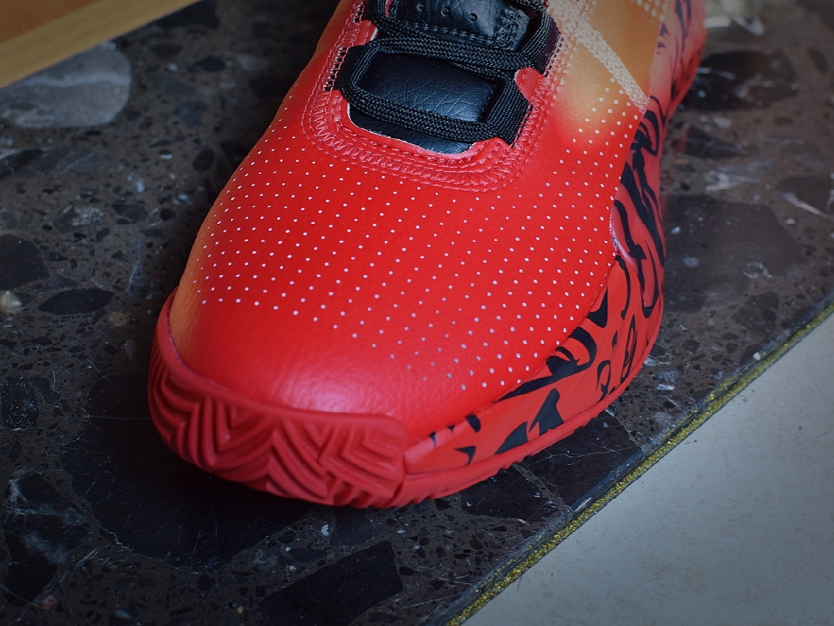 利拉德5最新款,利拉德5对比欧文5