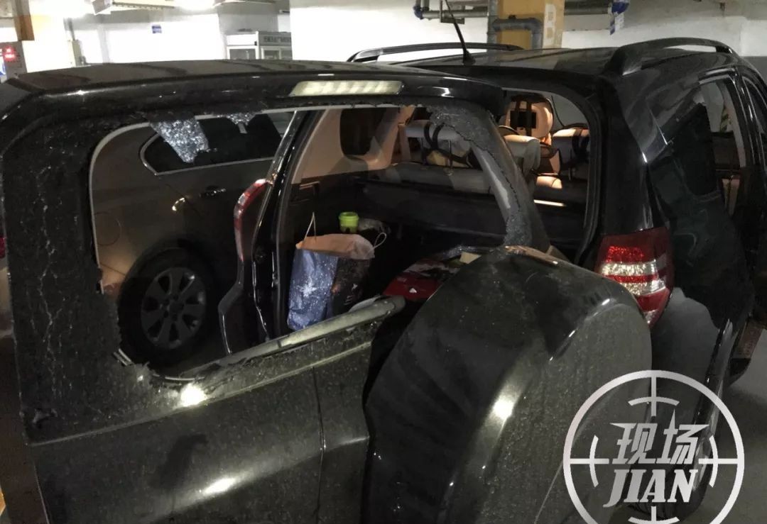 闹心！无锡女士车停滨湖万达广场被砸价值上万元物品被偷