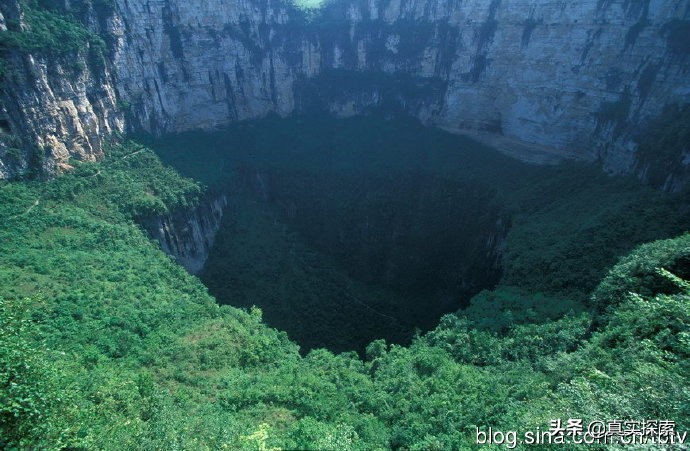 南漳老龙洞天坑视频,南漳县茅坪村老龙洞