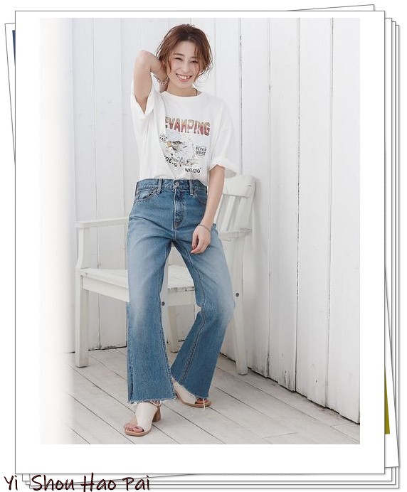 女星喇叭牛仔裤搭配,风衣搭配喇叭牛仔裤
