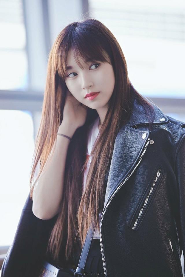 名井南是twice什么担当,twice名井南帅气