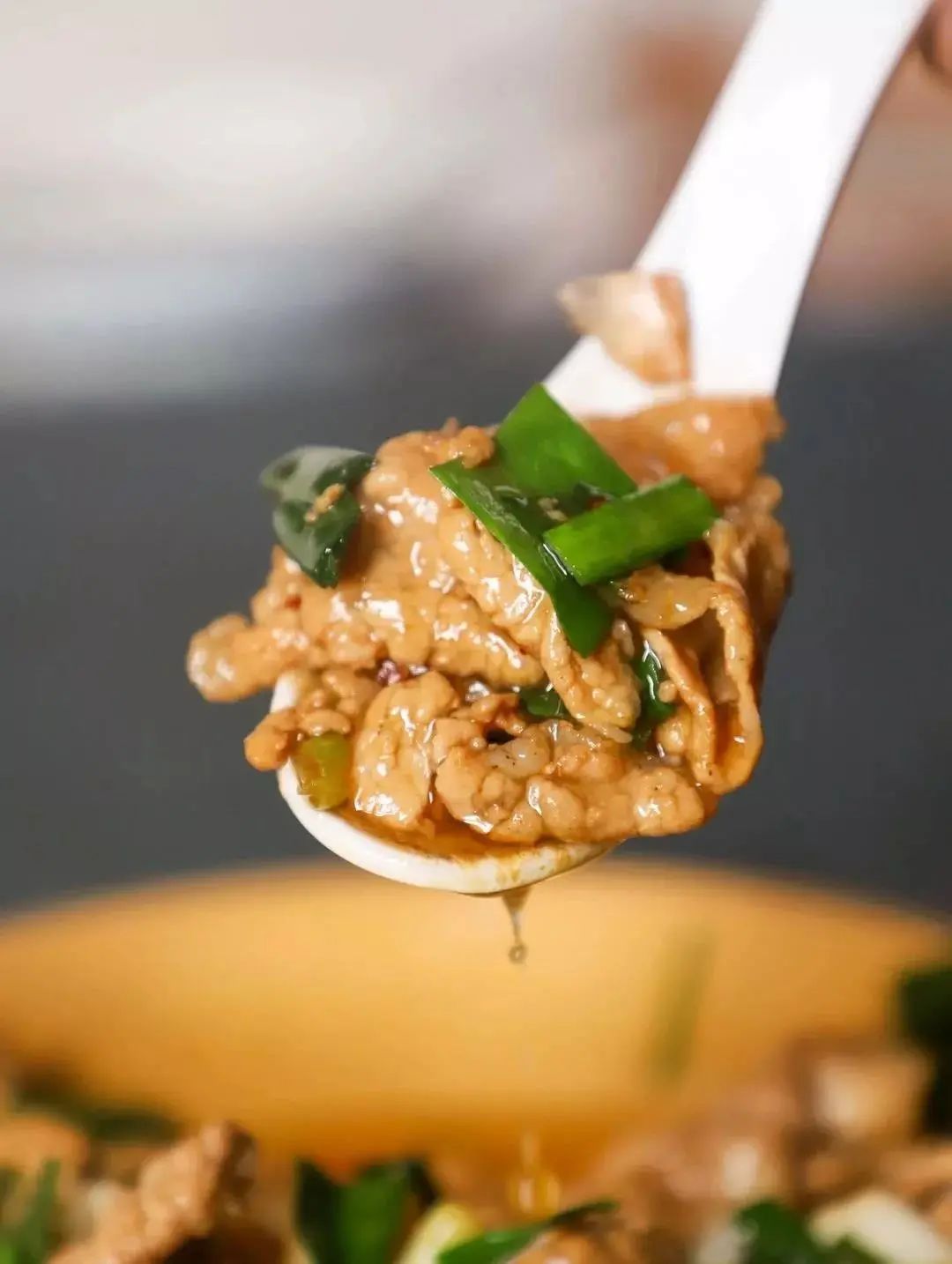 停不住嘴！南片区这家酒楼，客人一点这道菜几层楼都闻得见！