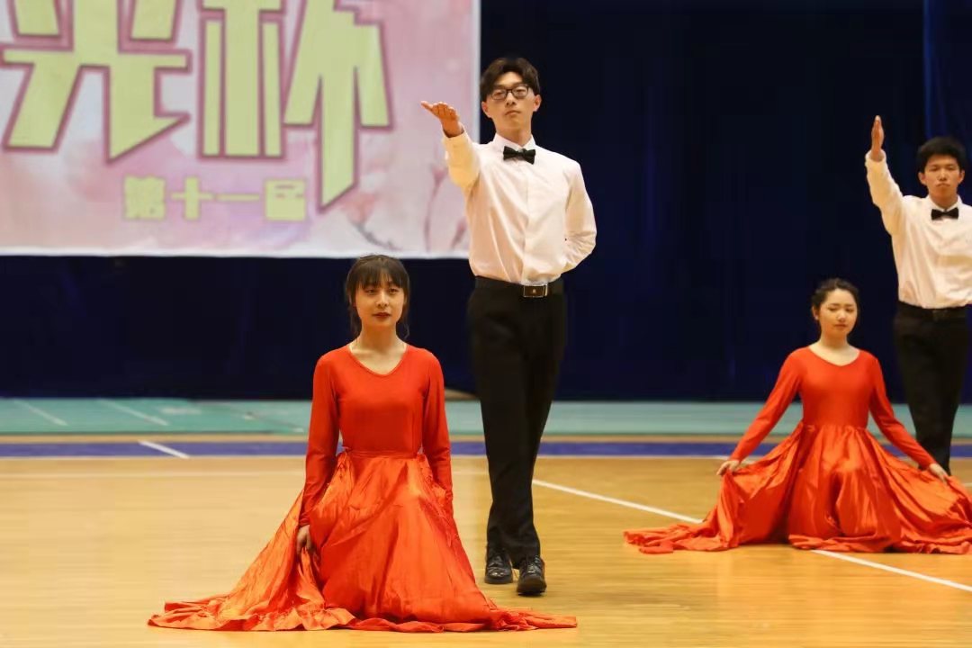 五月动起来图片,五月动起来舞蹈视频