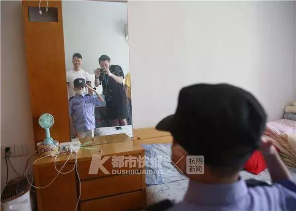 “我想当警察”,他眼睛亮亮的,我们却看哭了......