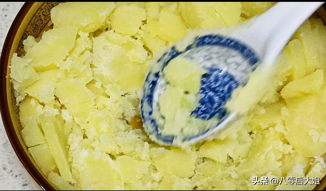 土豆的神仙吃法配米饭不用淀粉,土豆花样吃法不用淀粉