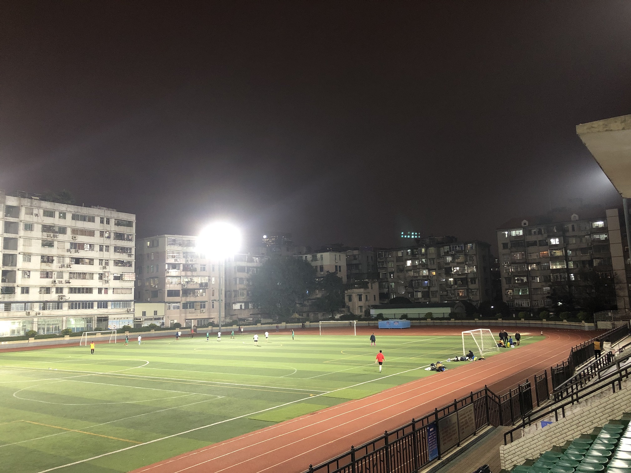 中超足球场专用高杆灯,上海上港主场灯光秀