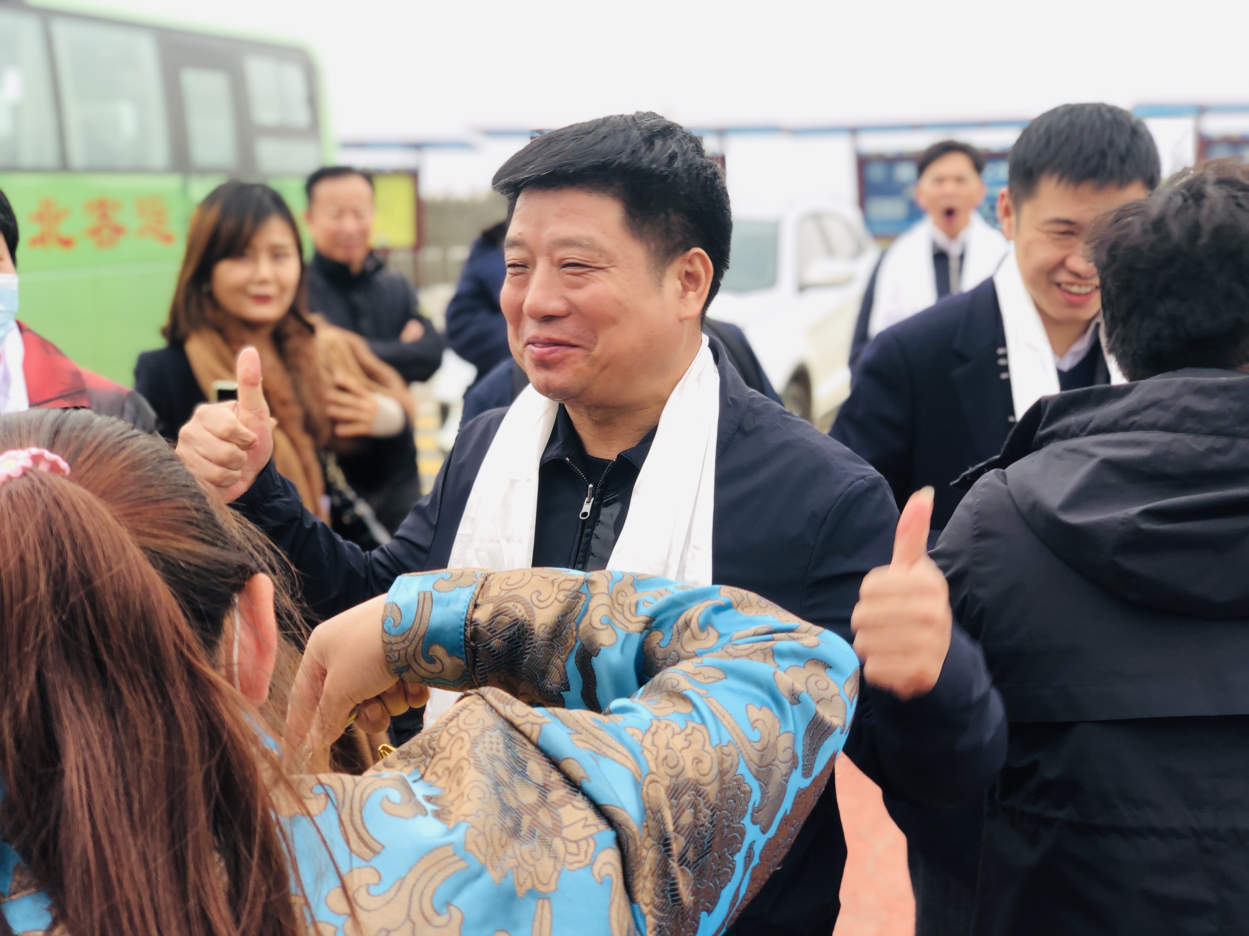 武汉市民营经济人士理想信念教育走进神秘的青海达玉部落