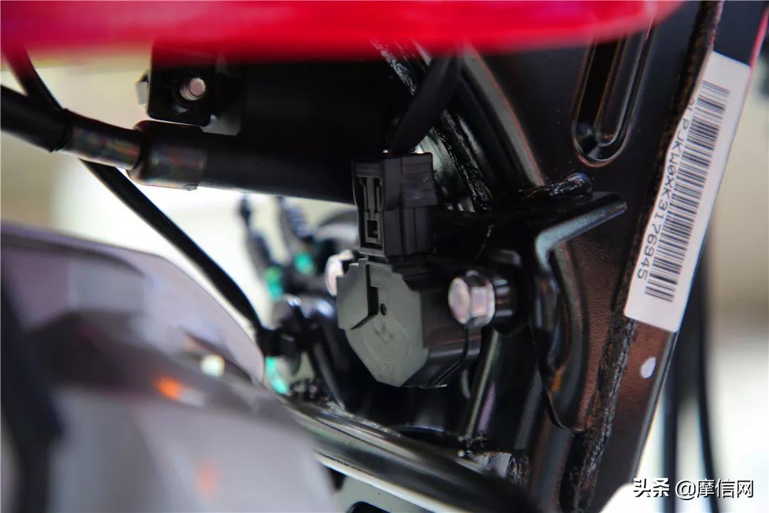 新大洲本田战飚评测,新大洲本田战龙试驾