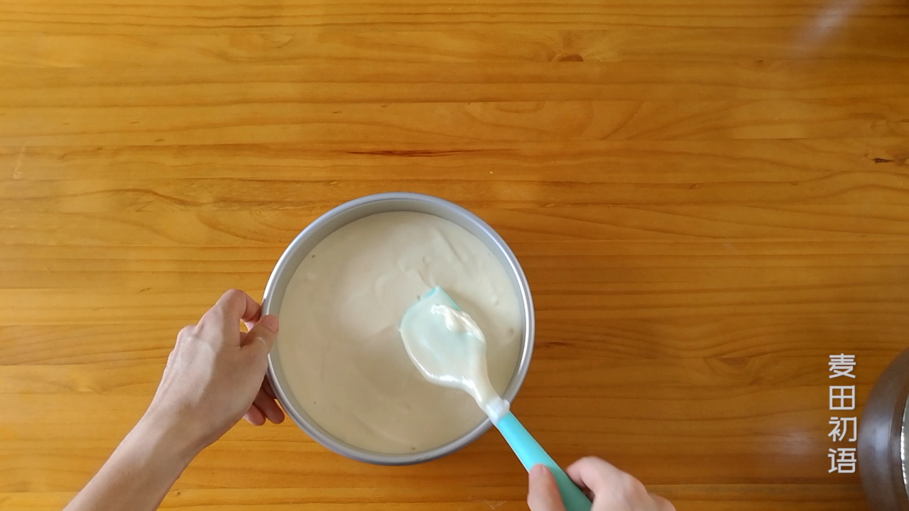 戚风蛋糕要怎么做才不会塌陷,做的戚风蛋糕底部总是凹进去