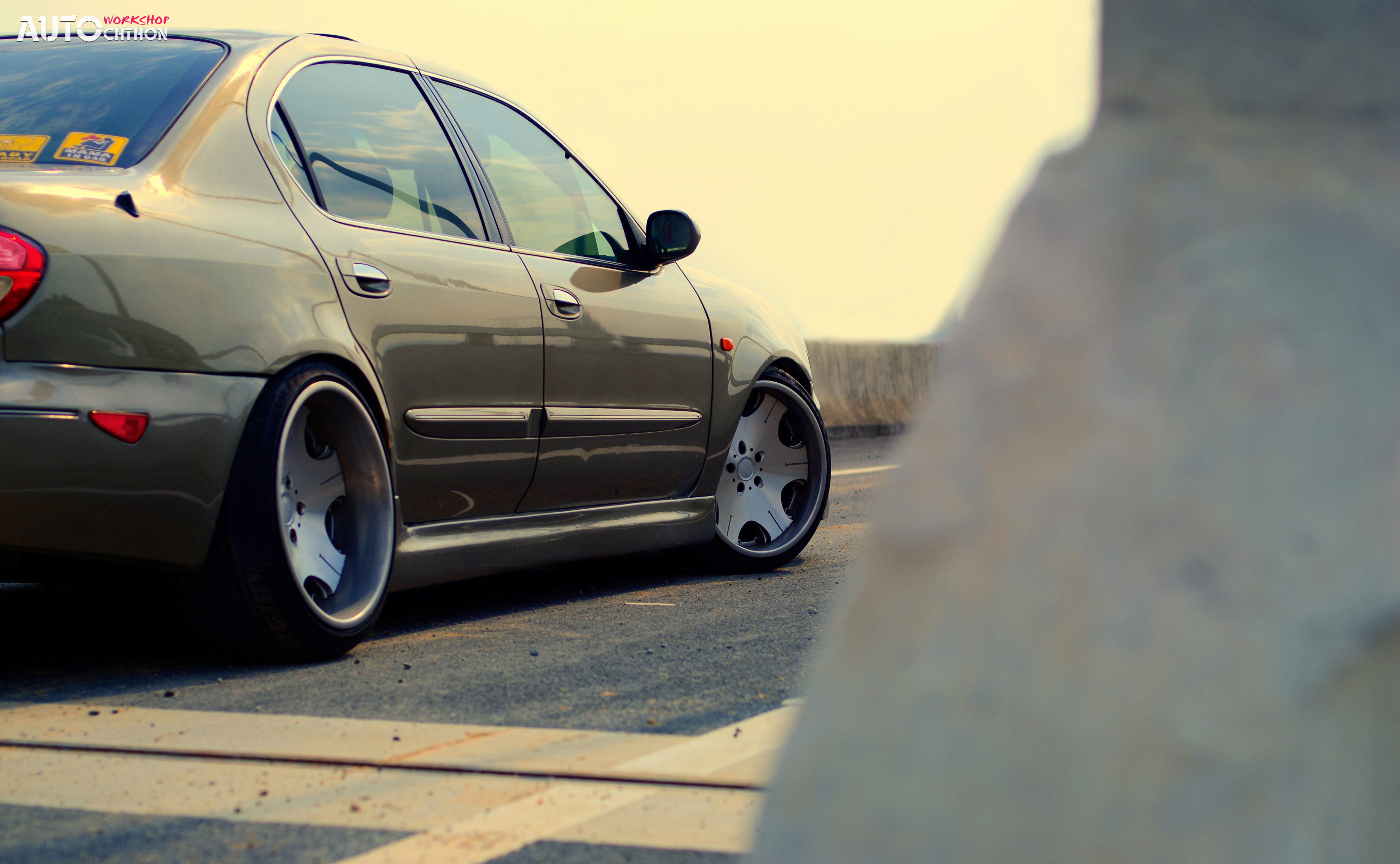 与爸爸一起玩遥控越野车,和父亲一起玩赛车游戏