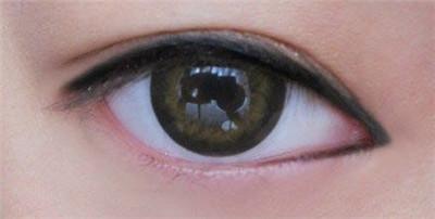 用眼线工具怎么画眼线,新手眼线液画眼线的技巧图解