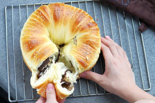 简单面包教程不用烤箱不加牛奶,超简单面包不需要牛奶