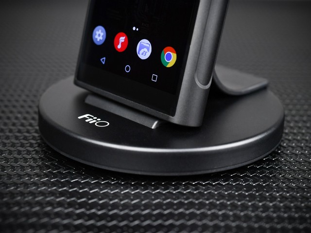 售价8998元的无损音乐*放播**器飞傲M15详细测评