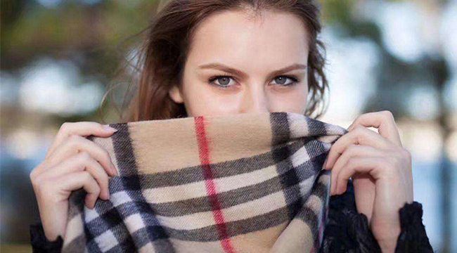 蔻驰羊毛围巾水洗缩水变硬,羊绒围巾缩水怎么恢复妙招