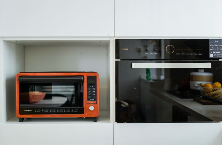 60㎡小屋，我们收了482件衣服，186双鞋子，412本书……