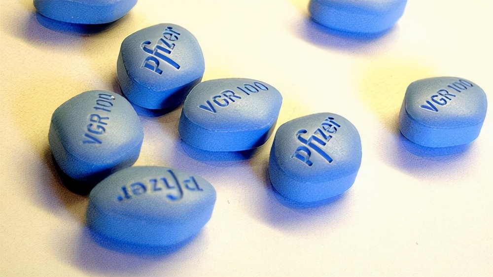 国产伟哥降至每片9.9元，如何服用才正确？详解4方面的注意事项