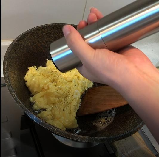 怎样让煎鸡蛋变得特别嫩,什么方法可以让鸡蛋煎出来更黄