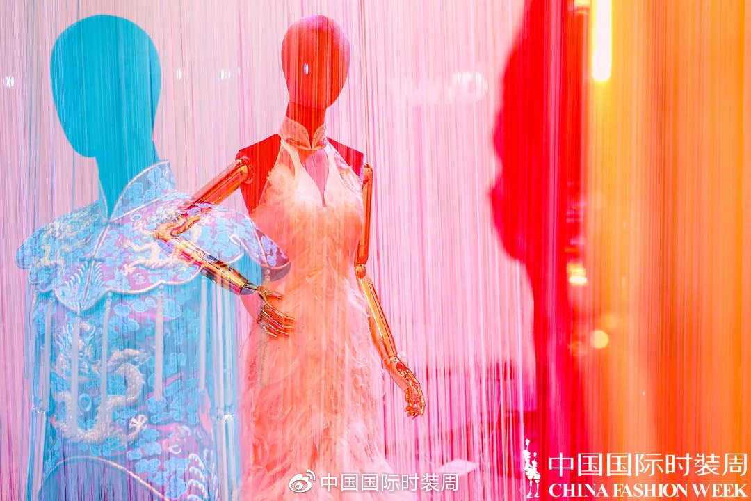 用丝线牵引时尚|“天锦地绣·华夏大美”刺绣艺术展精彩纷呈