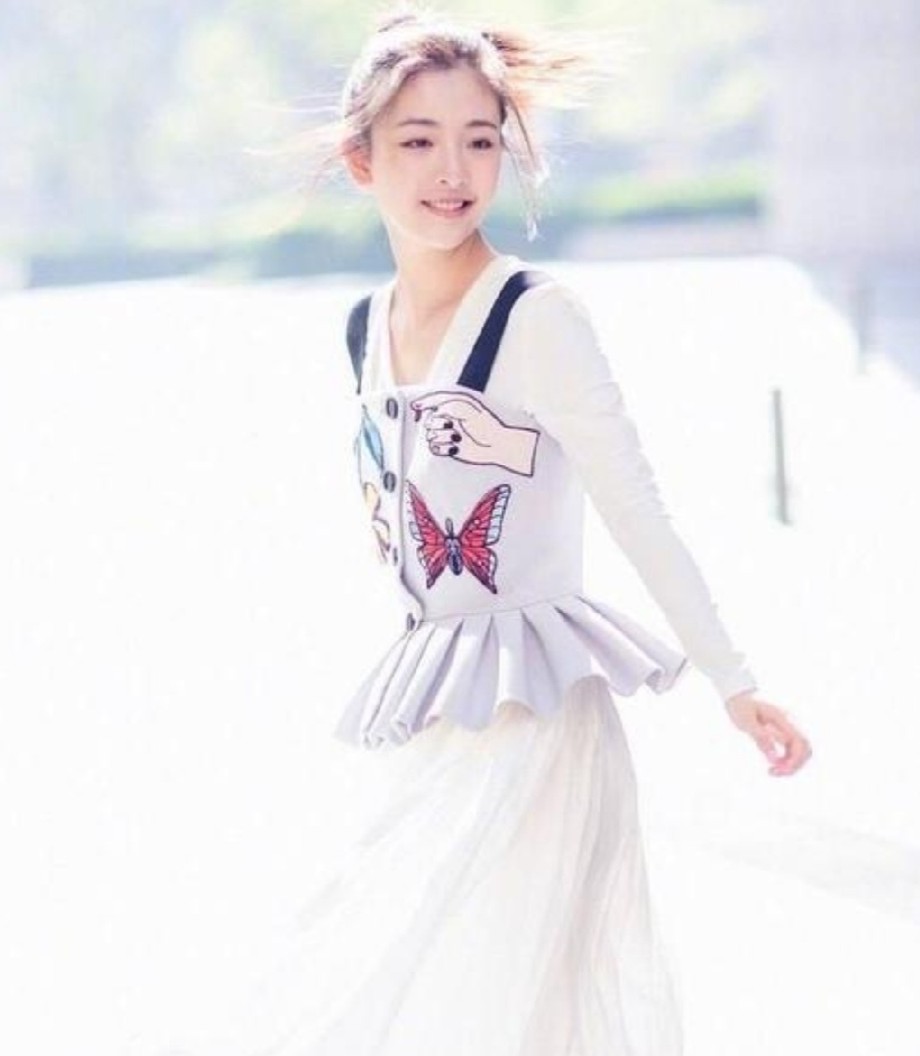 吴倩吊带连衣裙,吴倩裙装穿搭