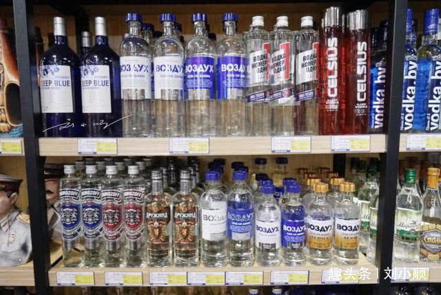 实拍中俄边境的“俄罗斯超市”，商品种类特别全，中国游客买疯了