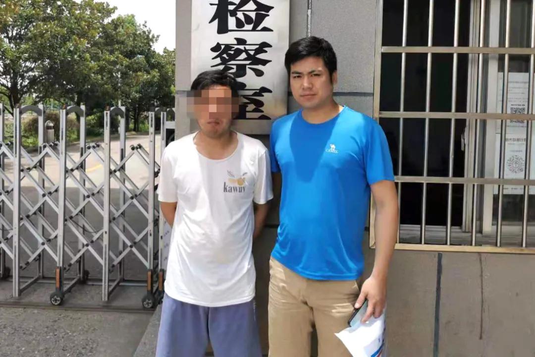 男子误入投资群被骗,男子加微信群被骗15万