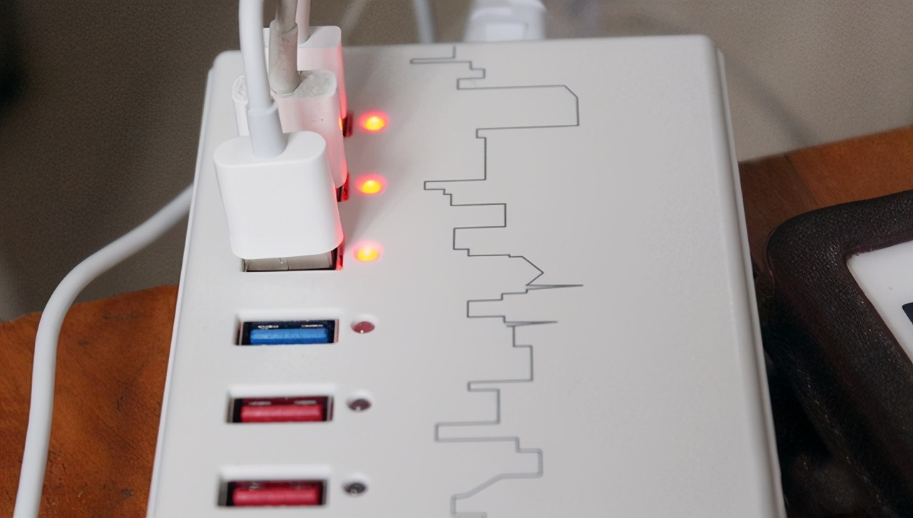 usb5孔快充充电器,usb充电器8口快充