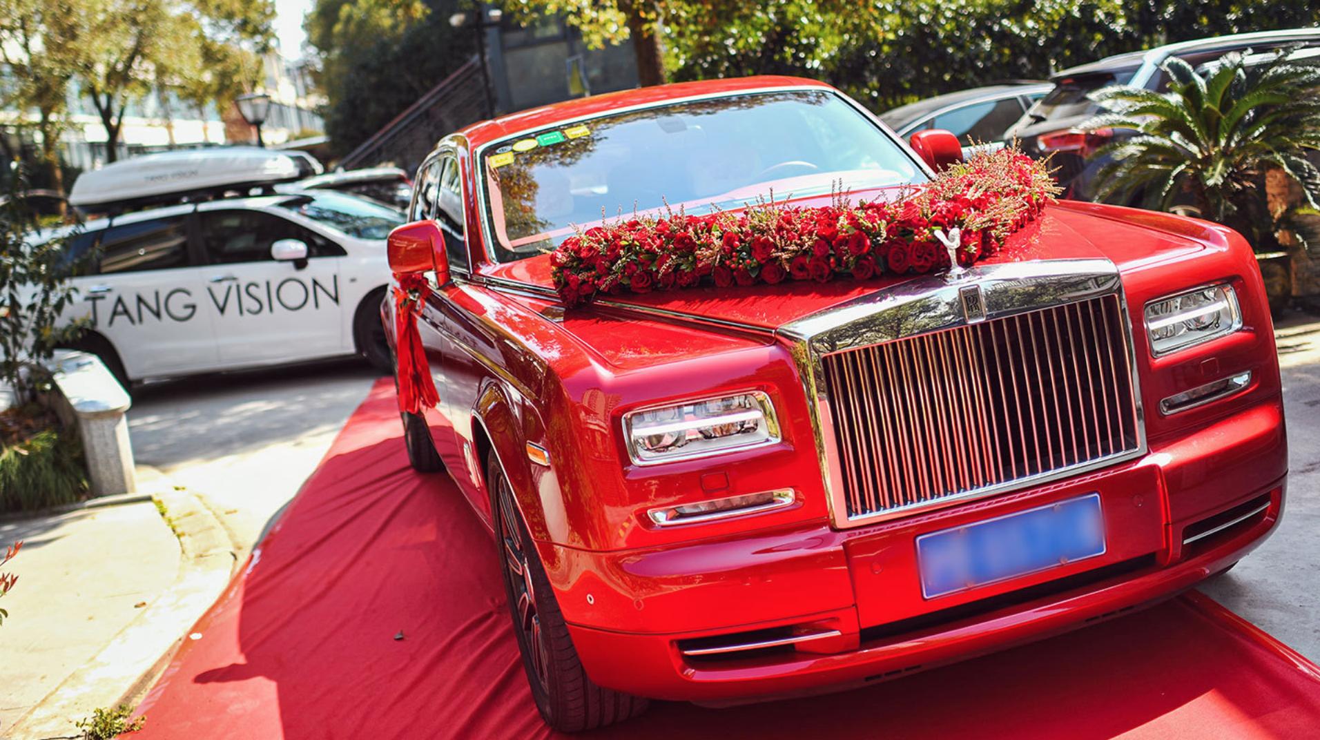 王思聪送酒神的劳斯莱斯是哪款,酒神王思聪婚礼送劳斯莱斯